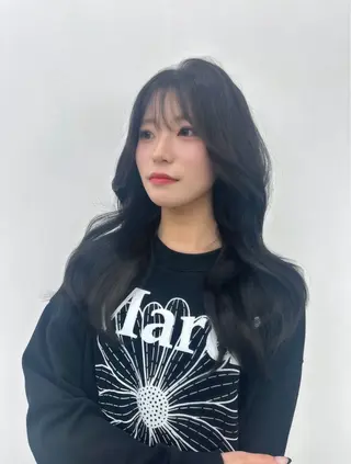 ロング カラー 藍斗｜透明感カラー /レイヤーのヘアスタイル