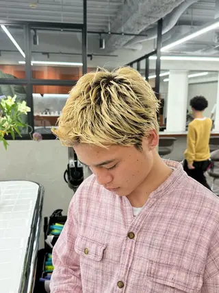 ショート カラー メンズ 豊崎 佑輔のヘアスタイル