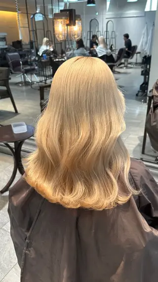 ミディアム カラー パーマ ヘアアレンジ ブリーチカラー🤍 颯馬🐈‍⬛のヘアスタイル