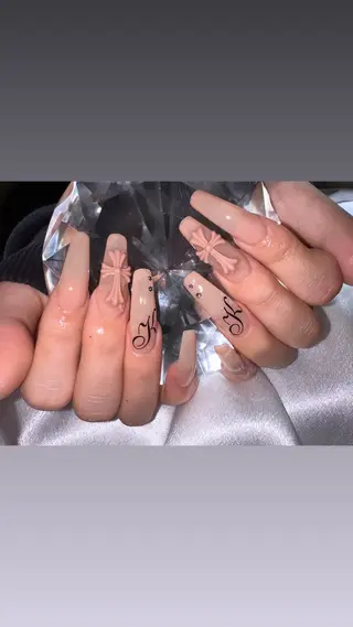 ミディアム YOKOSUKA NAILS💅✨のネイルデザイン