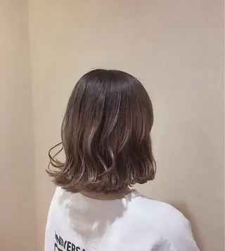ミディアム カラー 佐々木 美帆のヘアスタイル