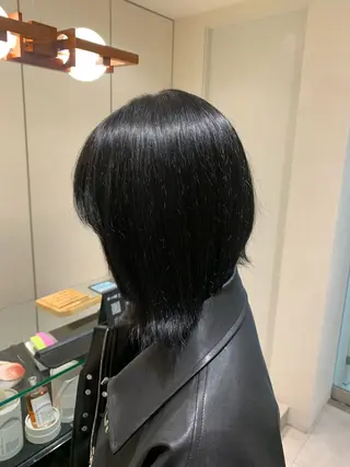 ミディアム カラー yiye shioriのヘアスタイル
