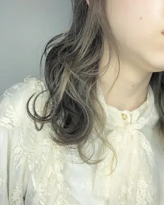 ミディアム カラー NINE+/代表 ブリーチ特化型サロンのヘアスタイル