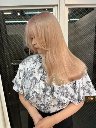 ロング カラー ヘアアレンジ lani ブリーチ /ダブルカラーのヘアスタイル