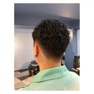 ショート パーマ メンズ Mole  Me所属・中野 誠子のヘアスタイル