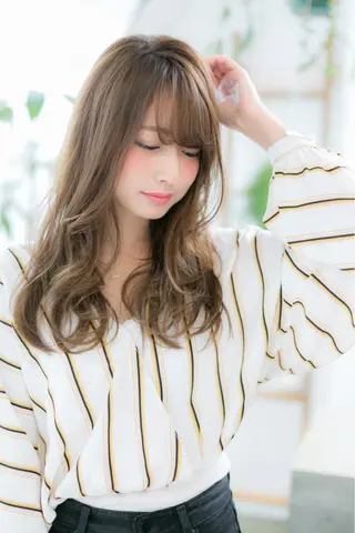 セミロング カラー トップ スタイリストのヘアスタイル