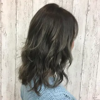 ミディアム カラー Kaede .のヘアスタイル