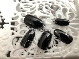 ネイル 石谷 詩織のネイルデザイン