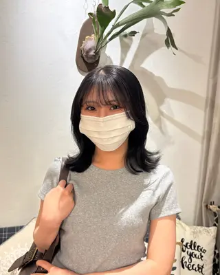 ミディアム カラー 大崎 凜のヘアスタイル