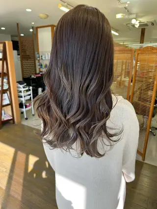 ロング カラー peg.hair所属・ブリーチカラー🫧 森　凪沙のヘアスタイル