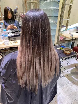 ロング カラー 佐伯 りょうのヘアスタイル