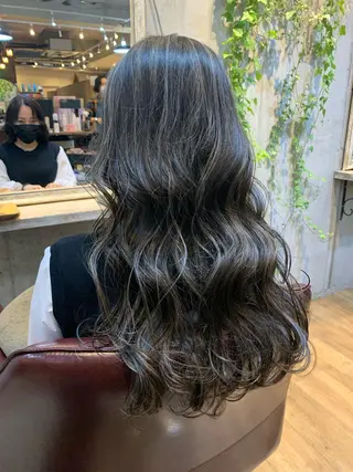 ロング カラー 安達 俊亮のヘアスタイル