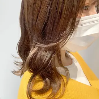 ミディアム カラー ヘアアレンジ bh.maara デザイン／ハイトーンのヘアスタイル
