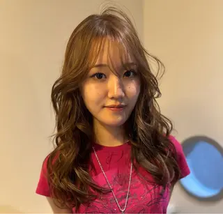 ロング にちか /似合う個性派カラーのヘアスタイル
