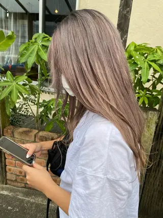 ロング M. YURIのヘアスタイル
