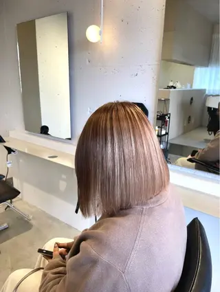 ショート カラー tim hinaのヘアスタイル