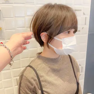 ショート コテ巻き風パーマ /志村大成のヘアスタイル