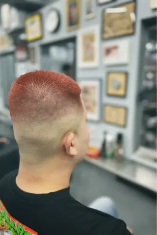 ショート カラー メンズ 池袋メンズパーマ フェード純平のヘアスタイル