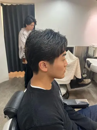 ショート パーマ メンズ 佐々木 優人のヘアスタイル