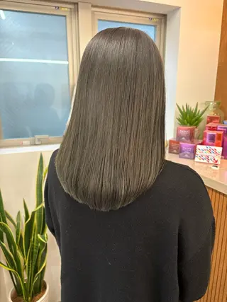 セミロング カラー 透明感・艶カラー/ 坂田友梨奈のヘアスタイル