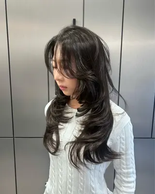 ロング 大人レイヤー/艶美髪 🇺🇸TOMONAのヘアスタイル
