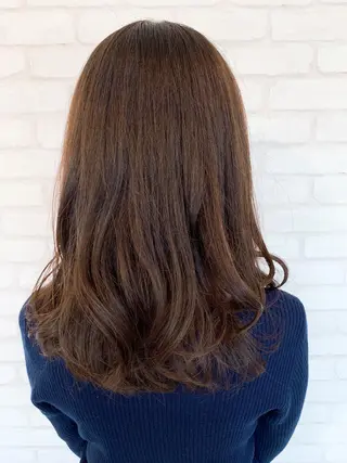 ミディアム カラー 今雪 聡美のヘアスタイル