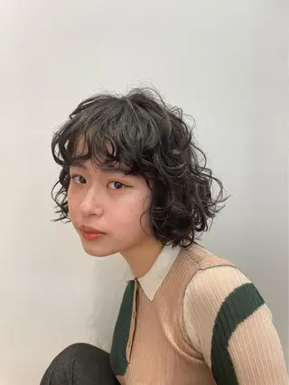 ショート ヘアアレンジ サエ/ レイヤー/パーマのヘアスタイル