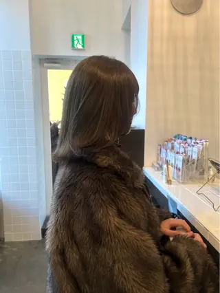 ミディアム カラー mico / tete🦢🤎のヘアスタイル