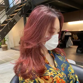 ロング カラー DEAN ISLA 大人レイヤーカットのヘアスタイル