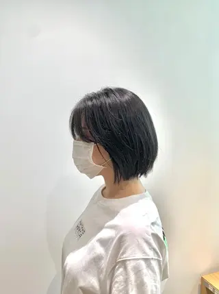 ショート カラー 髪と心を整える美容師 透明感カラー/ボブのヘアスタイル