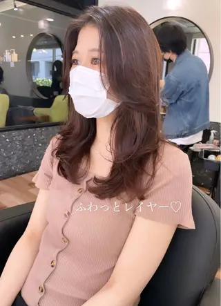 ロング レイヤーカット、 大人可愛い　中村美羅のヘアスタイル