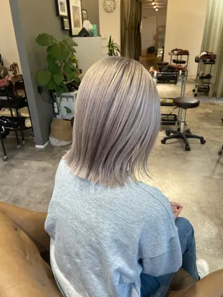カラー yuu /N° 大分中央町店のヘアスタイル