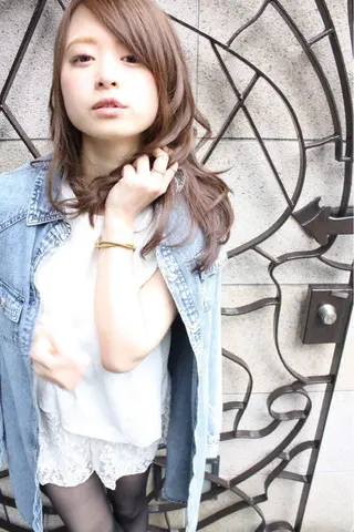 ミディアム カラー パーマ tuuli トゥーリのヘアスタイル