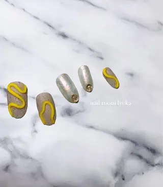 ネイル ﾈｲﾙﾙｰﾑﾘｯｶ 𝐦𝐚𝐲𝐮のネイルデザイン