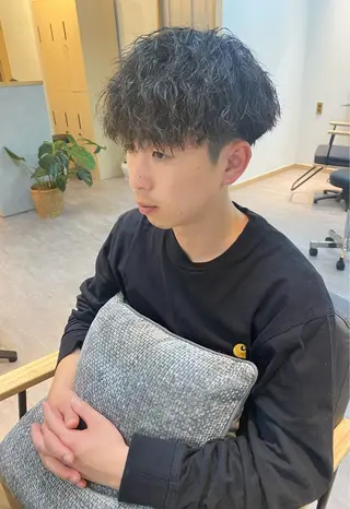 ショート パーマ メンズ 内野 友貴のヘアスタイル