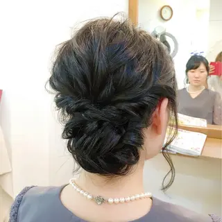 ミディアム ヘアアレンジ 塩崎 春香のヘアスタイル