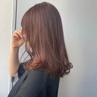 ミディアム カラー ブリーチ縮毛矯正加藤 赤み無し透明感ヘアのヘアスタイル