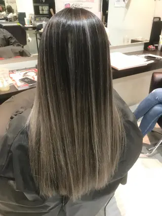 ロング ブリーチカラー☆ 再生トリートメントのヘアスタイル