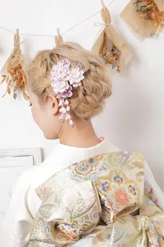ロング カラー パーマ ヘアアレンジ 推し活専用 【派手髪】飯野ゆかりのヘアスタイル