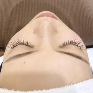 マツエク・マツパ 中村 眞歩のヘアスタイル