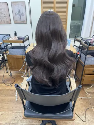 カラー 山下 莉歩のヘアスタイル
