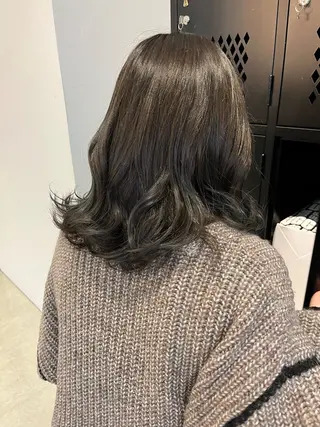 ミディアム 長尾 みのりのヘアスタイル