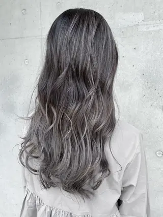 ロング カラー 川越 輝梨奈のヘアスタイル