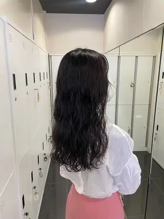 ロング パーマ 垢抜け小顔レイヤー オリーブ/スミレのヘアスタイル