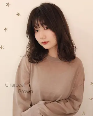 ミディアム カラー 市川 千夏のヘアスタイル