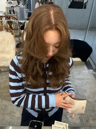 ロング レイカ /ハイトーンのヘアスタイル