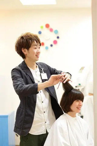 平尾駅直結/徒歩0分 イノセントヘアのヘアスタイル