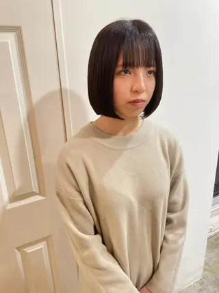 ショート カラー MIOベージュカラー 柔らかいカラーのヘアスタイル