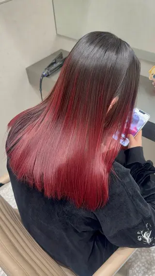 セミロング カラー インナーカラー 推し ブリーチ 髪質改善のヘアスタイル