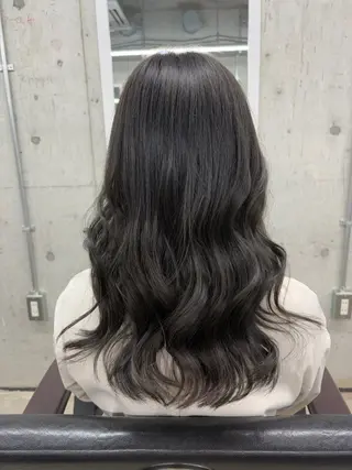 セミロング カラー 菊地 映香のヘアスタイル